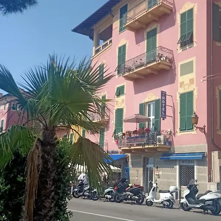 Hotel Serena *