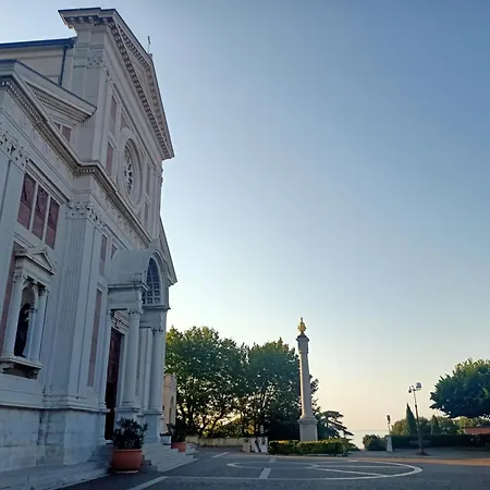 Serena Hotel