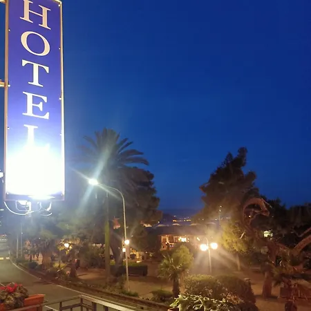 Hotel Serena *