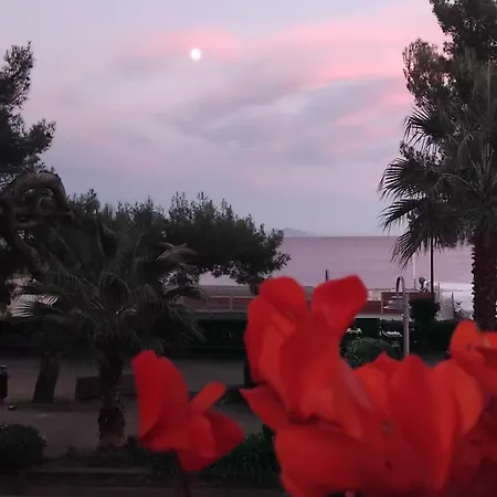 Serena Szálloda Arenzano