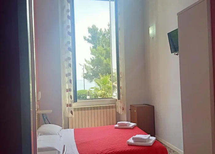 Отель Serena Аренцано