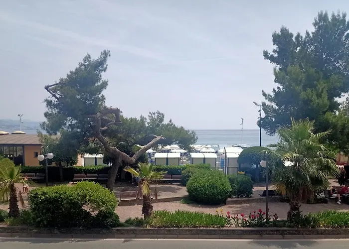 Serena Отель Аренцано